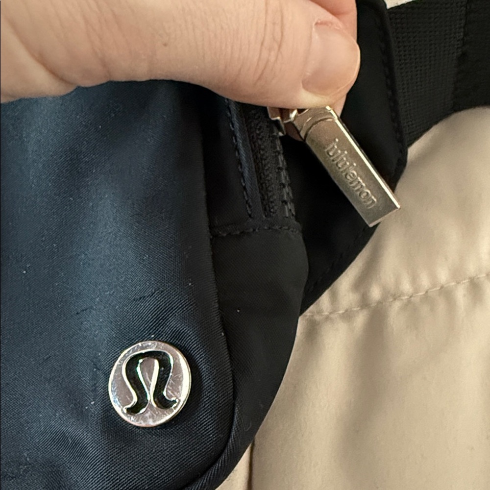 lululemon athletica Black Belt Bag - Picture 3 of 9